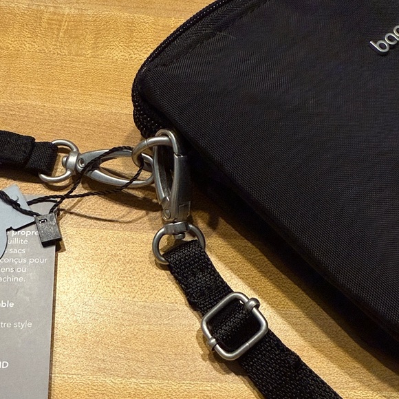 Baggallini Black Belt Bag - Picture 5 of 5